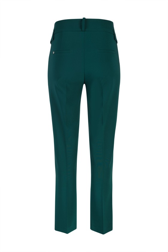 Trousers with pockets and flaps