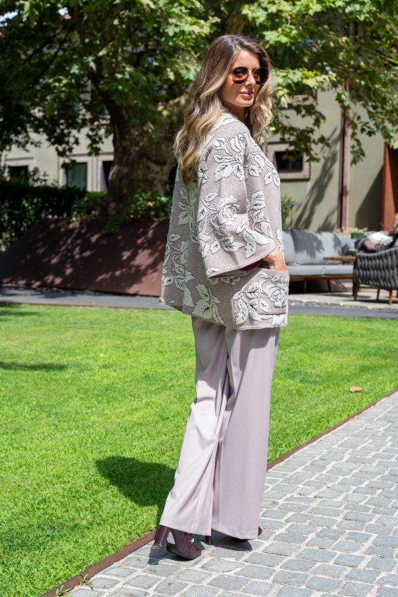 Jacquard knit cardigan with roses