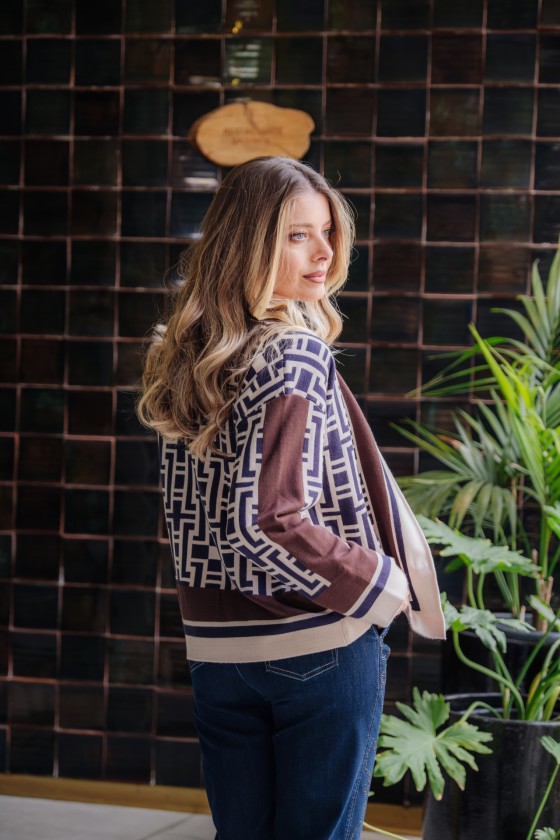 Geometric flared short jacket