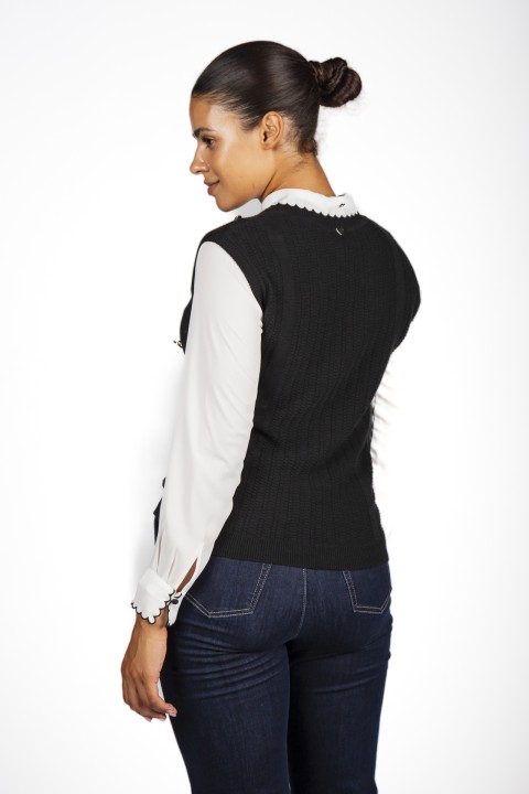 Jacquard knit vest with metal buttons