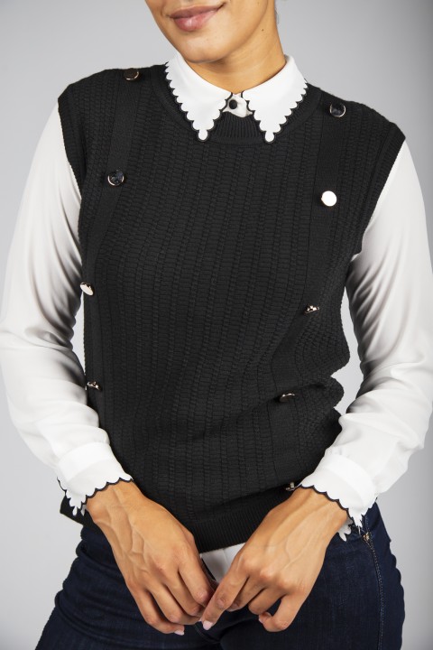 Jacquard knit vest with metal buttons