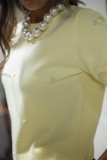 Pull à manches courtes orné de perles