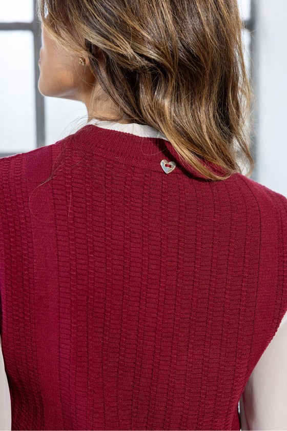 Jacquard knit vest with metal buttons