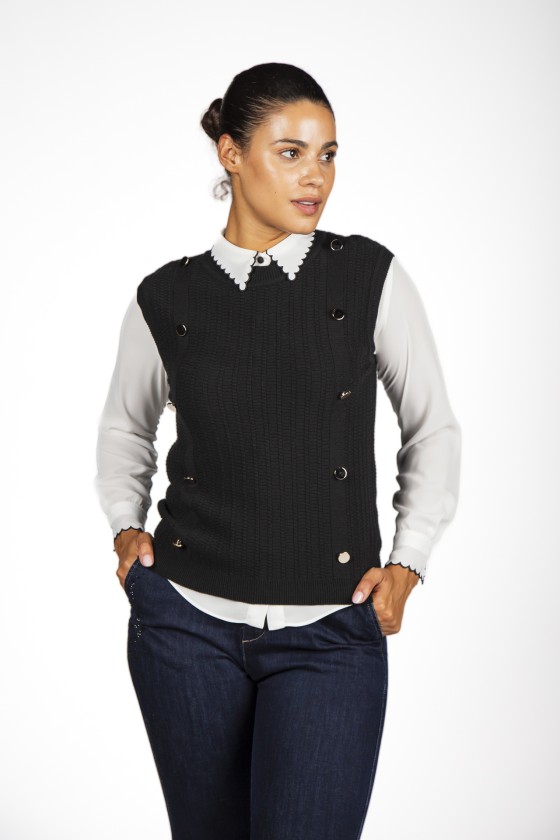 Chaleco de punto jacquard con botones metálicos