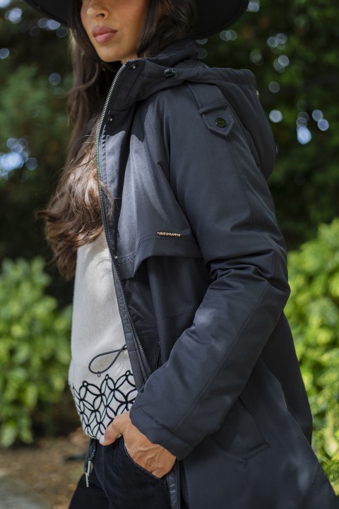 Reversible gabardine with light padding