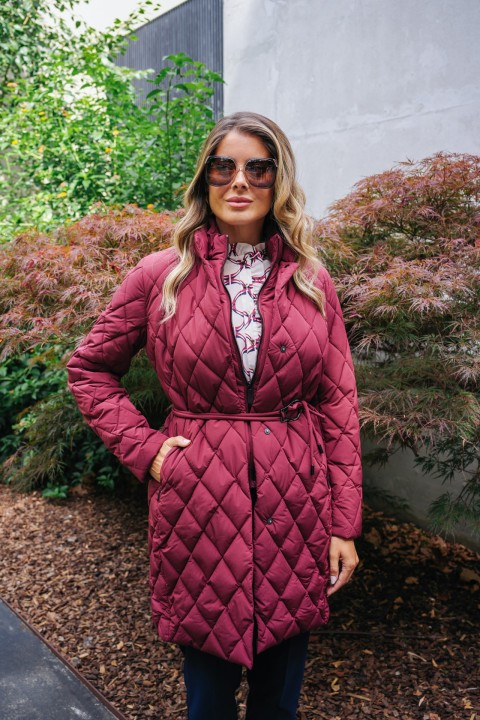 Parka acolchoada com cinto de fivela metálica Parka acolchoada com cinto de fivela metálica