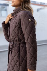 Parka acolchoada com cinto de fivela metálica
