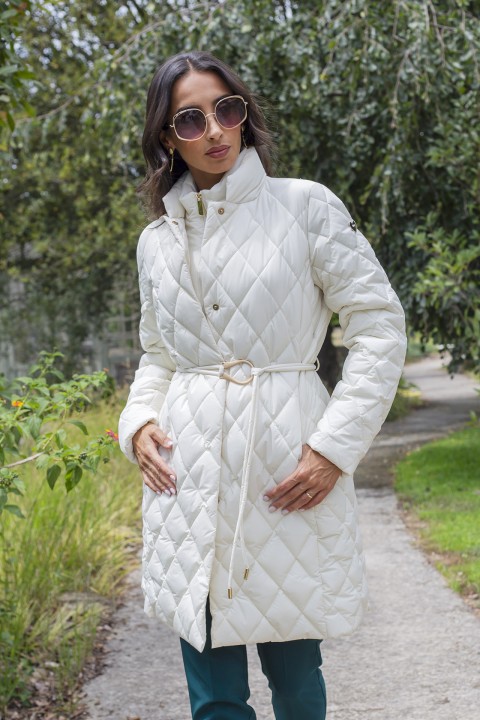 Parka matelassée à ceinture boucle métallique Parka matelassée à ceinture boucle métallique