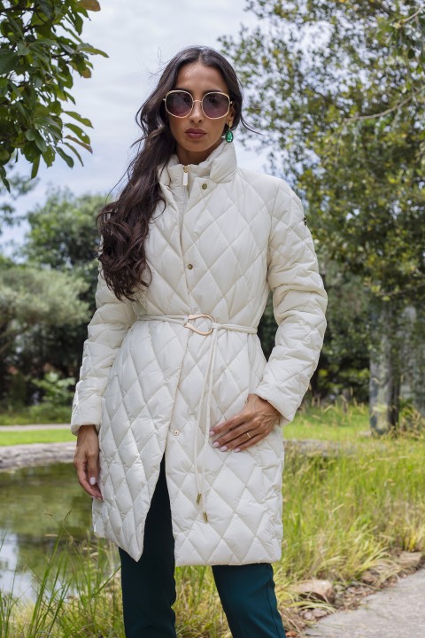 Parka matelassée à ceinture boucle métallique Parka matelassée à ceinture boucle métallique