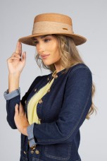 Hat in raffia