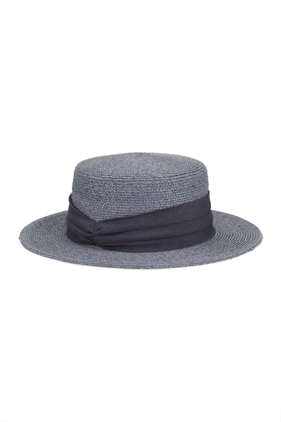 Hat in raffia