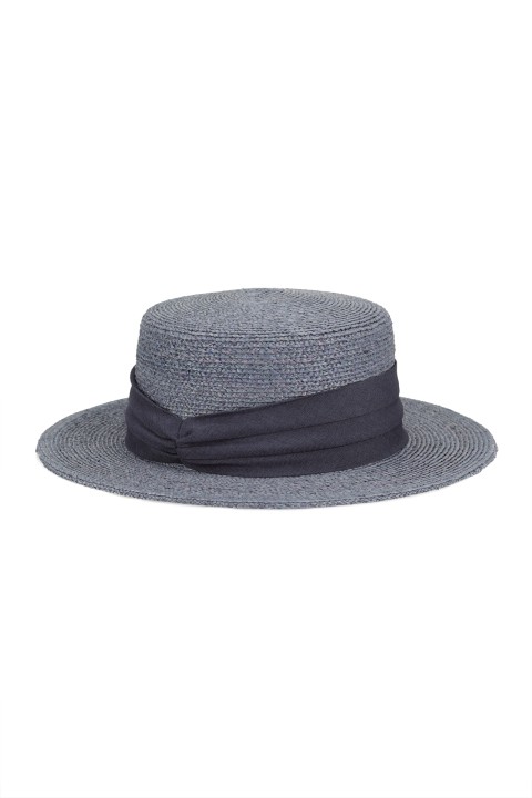 Hat in raffia Hat in raffia