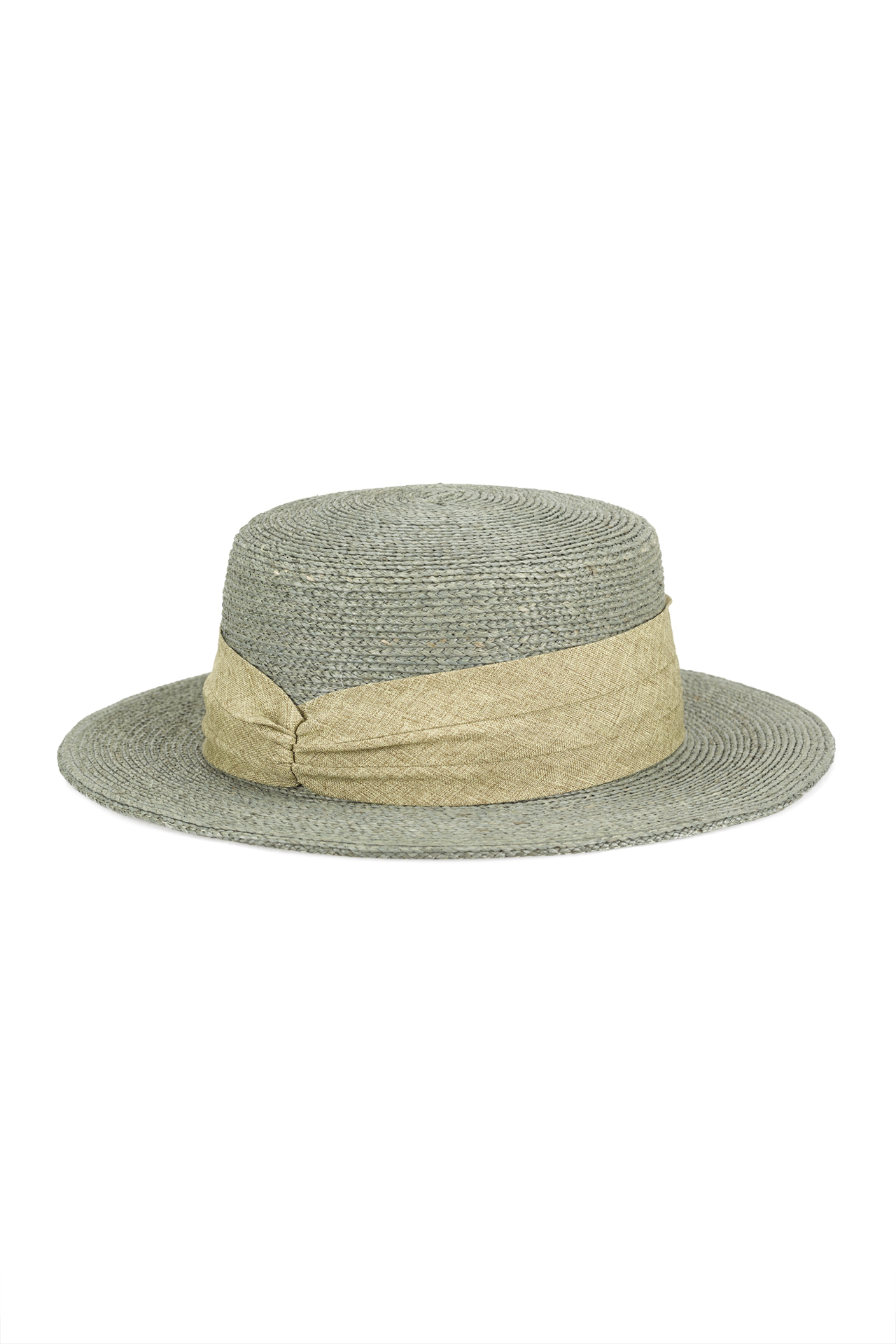 Hat in raffia