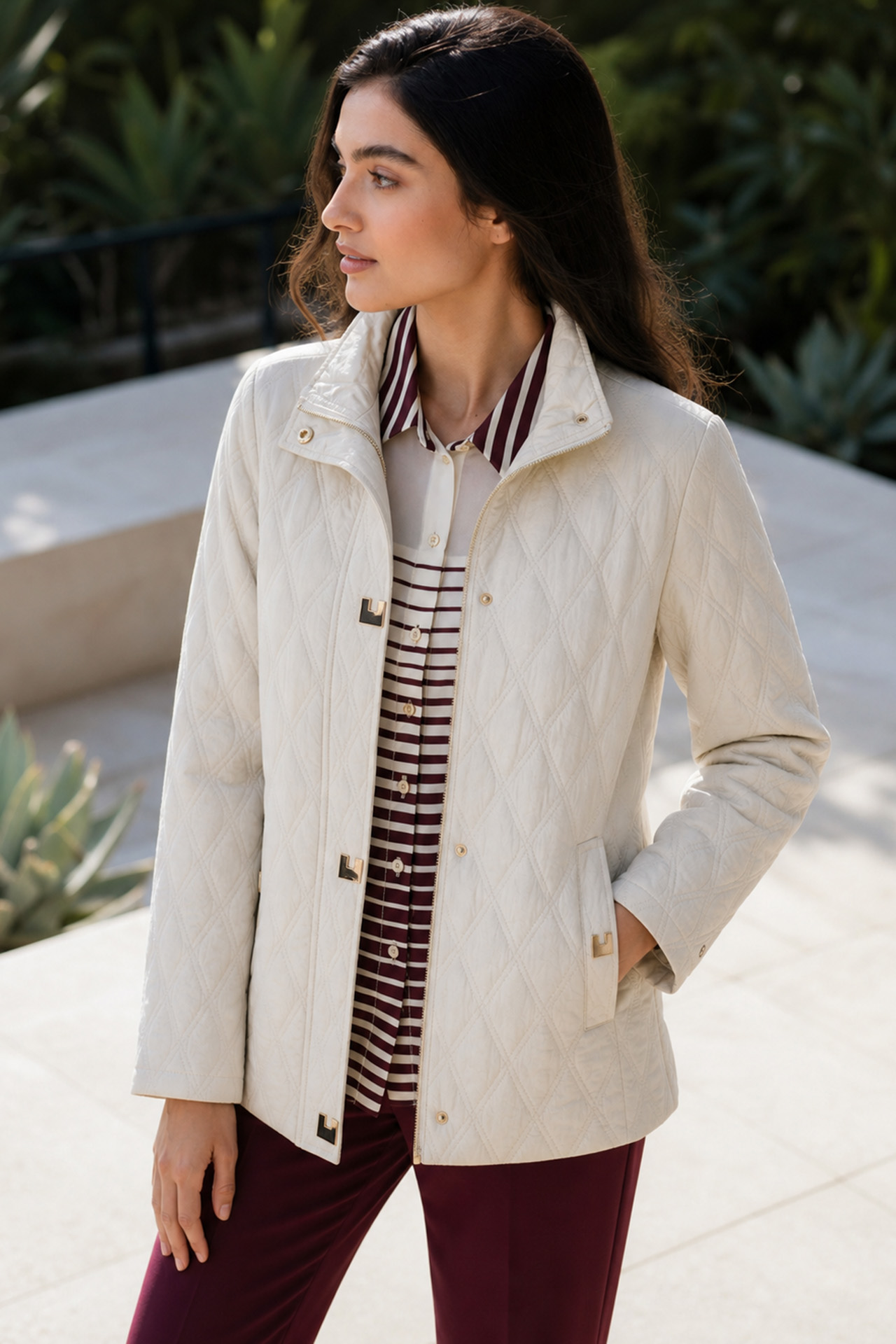 Lightweight quilted parka with snap fastenings