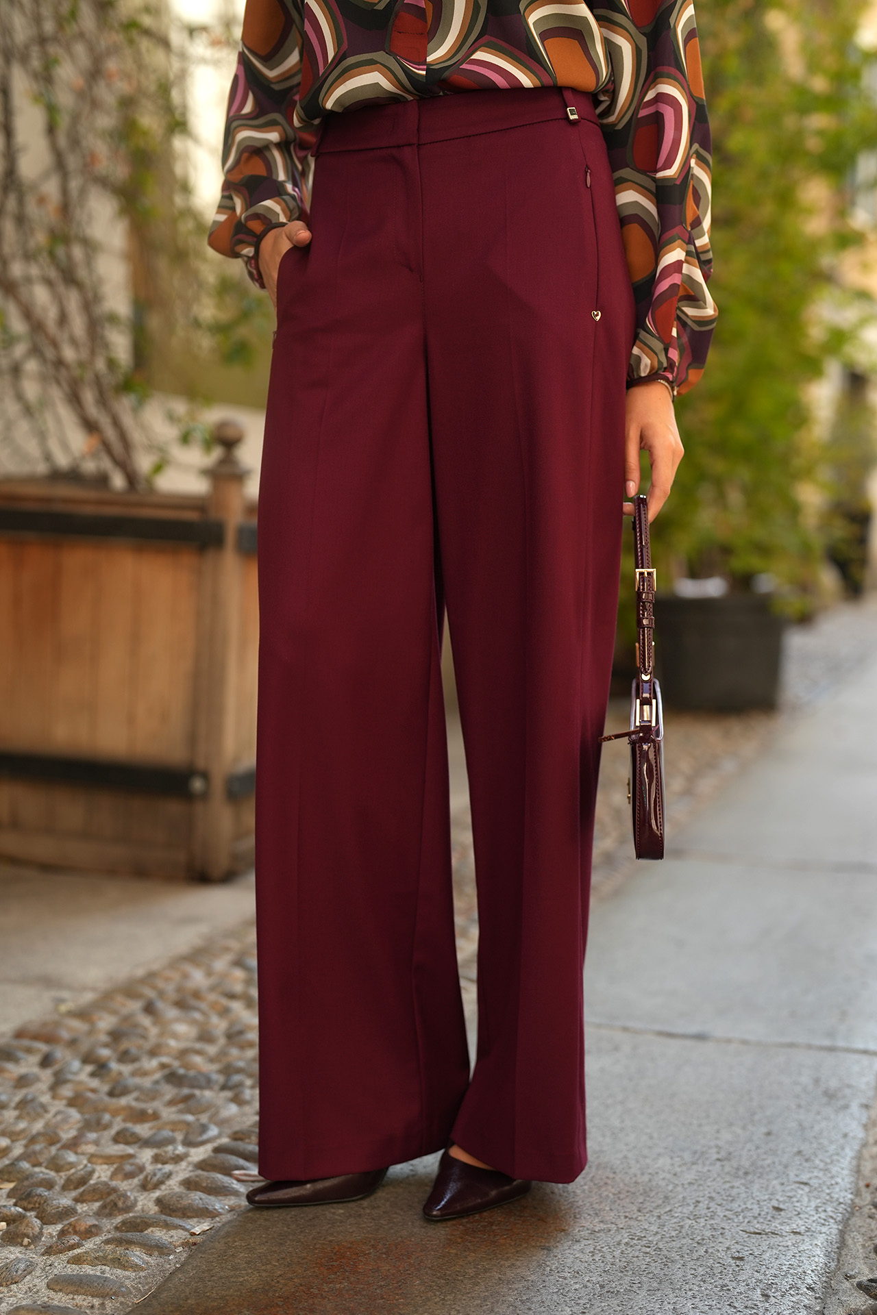 Wide-leg pants