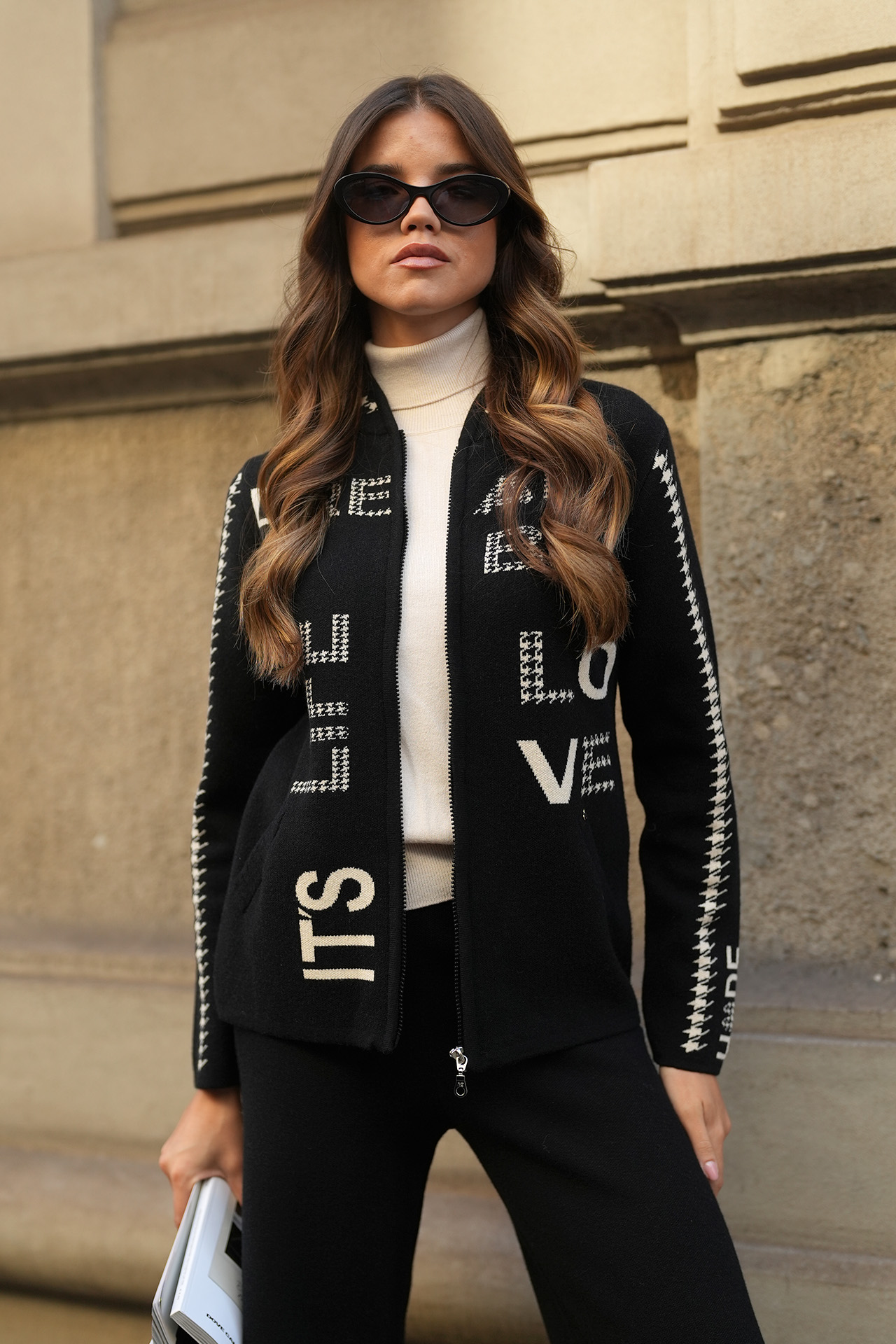 Knitted jacket with jacquard lettering
