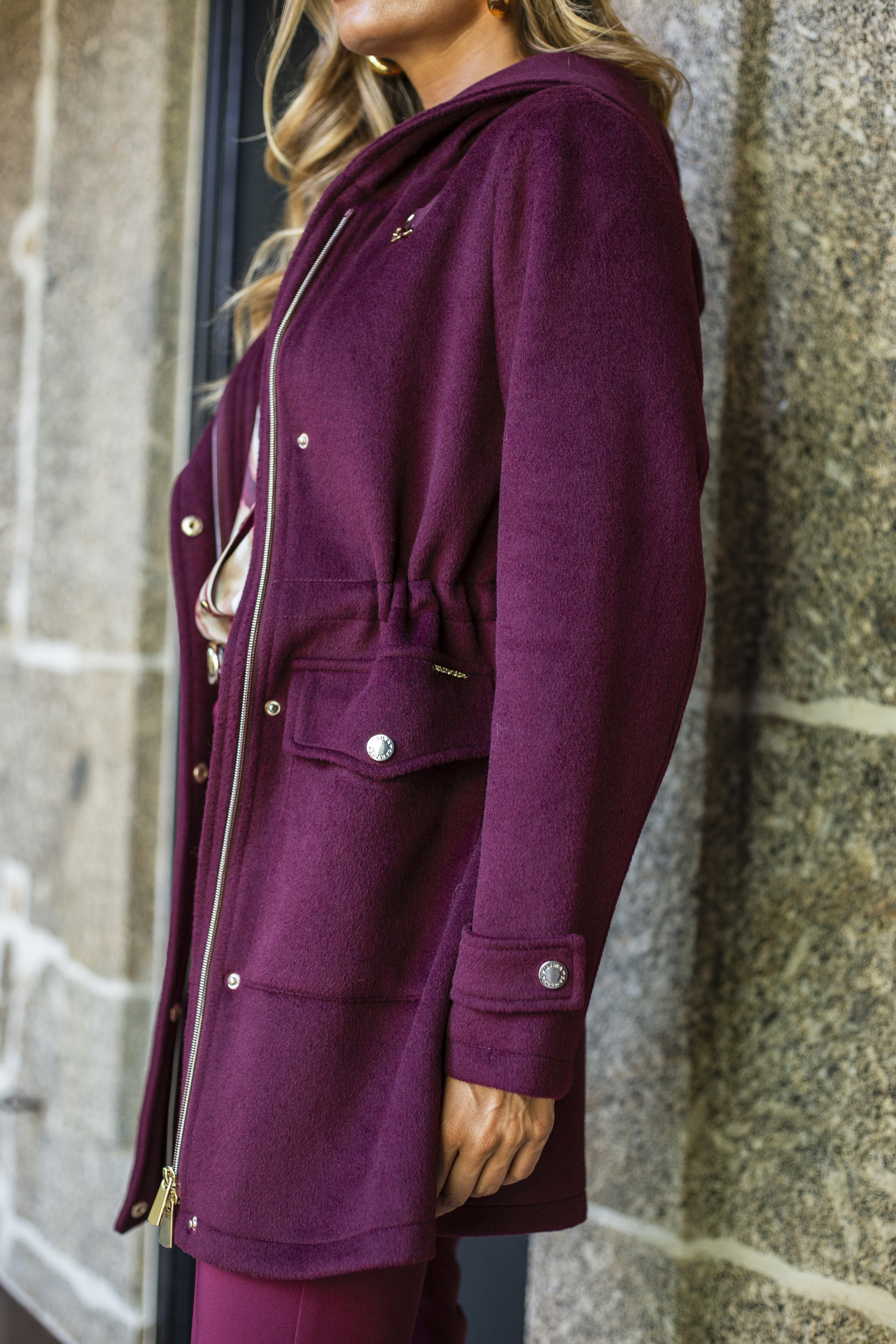 Abrigo anorak de lana con capucha